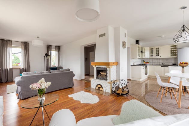 An inviting open-plan living room showcases a contemporary aesthetic.